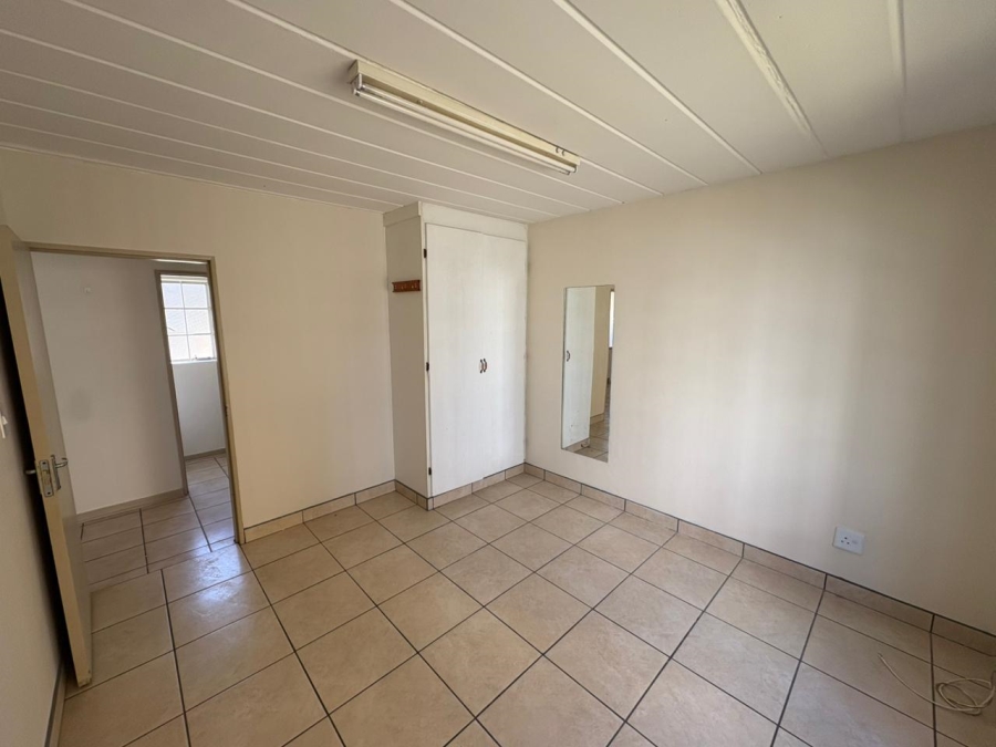 2 Bedroom Property for Sale in Kannoniers Park North West